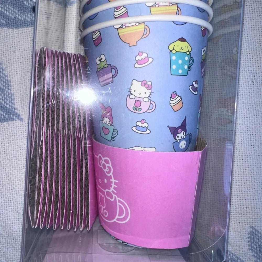 New Unopened Hello Kitty And Friends Hot Cup Set 10 Cups W/ Lids And Sleeves
